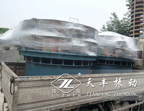 寧夏TS2000振動篩已發貨,丁經理請注意查收！